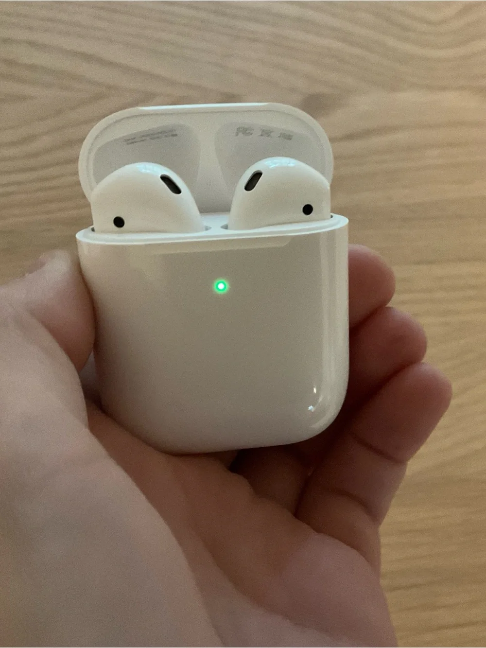 Apple 2nd Gen AirPods with box (Unopened)